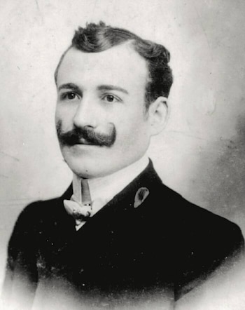 Michel Navratil padre escribió una