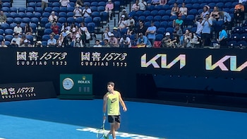 Alcaraz entrena en Rod Laver