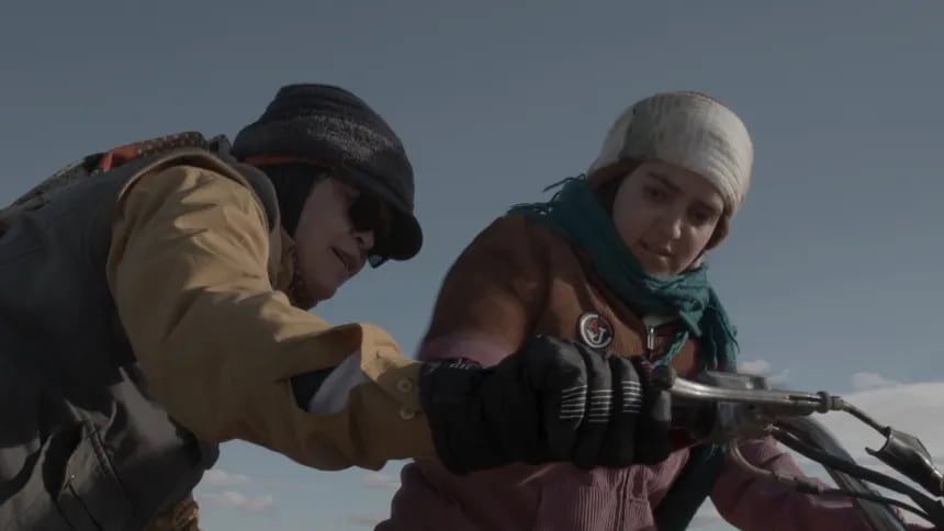 'Cutting Through Rocks' es el primer documental iraní nominado al Óscar, destacando el liderazgo femenino