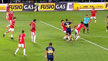 Se conoció el audio del VAR del penal para Boca Juniors en el empate 1-1 contra Independiente: “Es clarísimo”