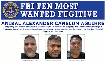 Cartel de búsqueda del FBI con el nombre de Aníbal Alexander Canelón Aguirre, sus cargos delictivos y tres fotografías de su rostro