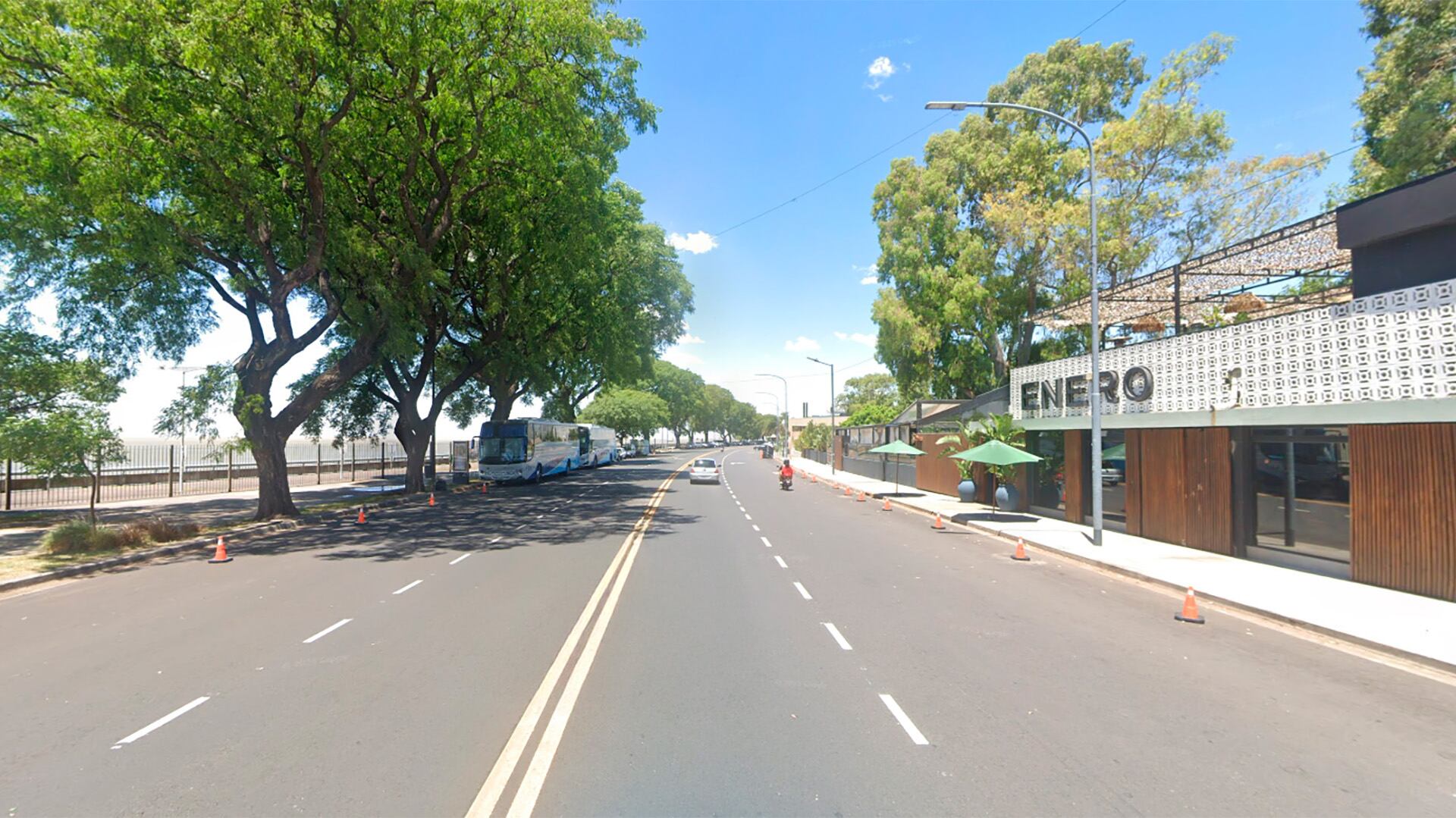 El hecho ocurrió frente al restaurante Enero, ubicado en la Costanera.