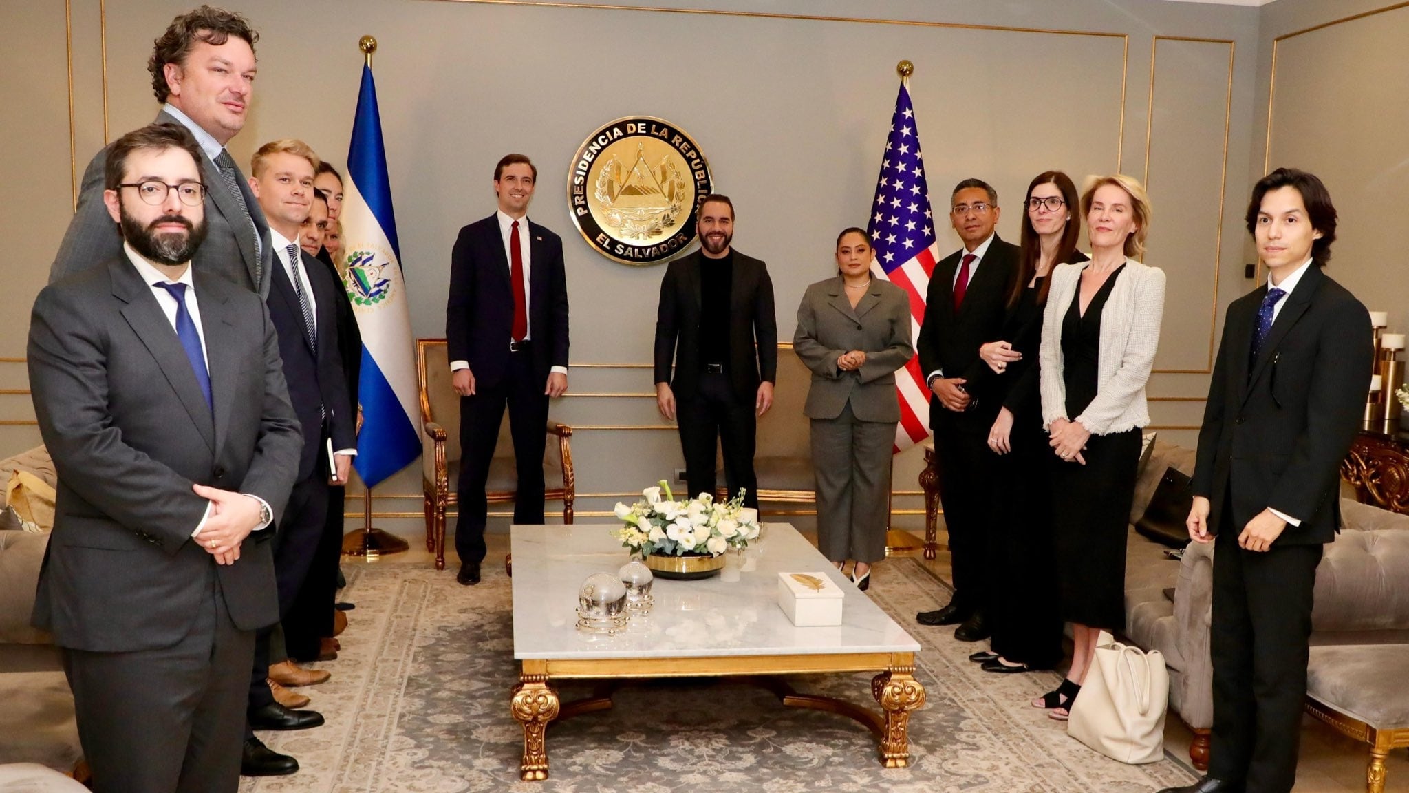 Nuevos sectores emergen como prioridad en el vínculo bilateral. El Salvador se posiciona para competir por capital internacional. Entrevistas y cifras oficiales anticipan cambios profundos en los próximos años (Foto cortesía de la Embajada de los Estados Unidos)