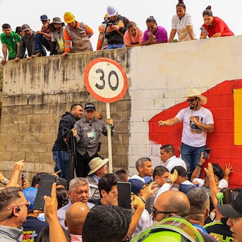 El representante Hernán Muriel aseguró que el mural nunca hacía alusión directa a Uribe ni a su familia, sino a las víctimas - crédito Hernán Muriel/X