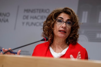 La ministra de Hacienda, María