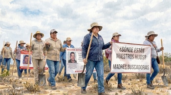 Pintura con efecto acuarela que muestra a un grupo de mujeres, Madres Buscadoras, caminando en un terreno árido con palas y pancartas.
