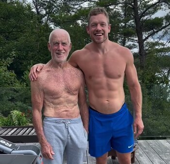 El abuelo de 84 años