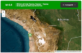 Mapa satelital con un banner verde que indica magnitud 4,4 y una estrella verde que señala un punto geográfico cerca de Tacna e Iquique