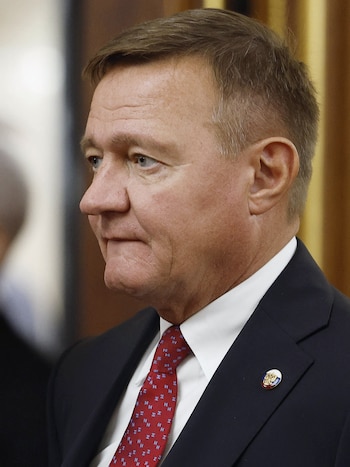 El entonces ministro de Transporte