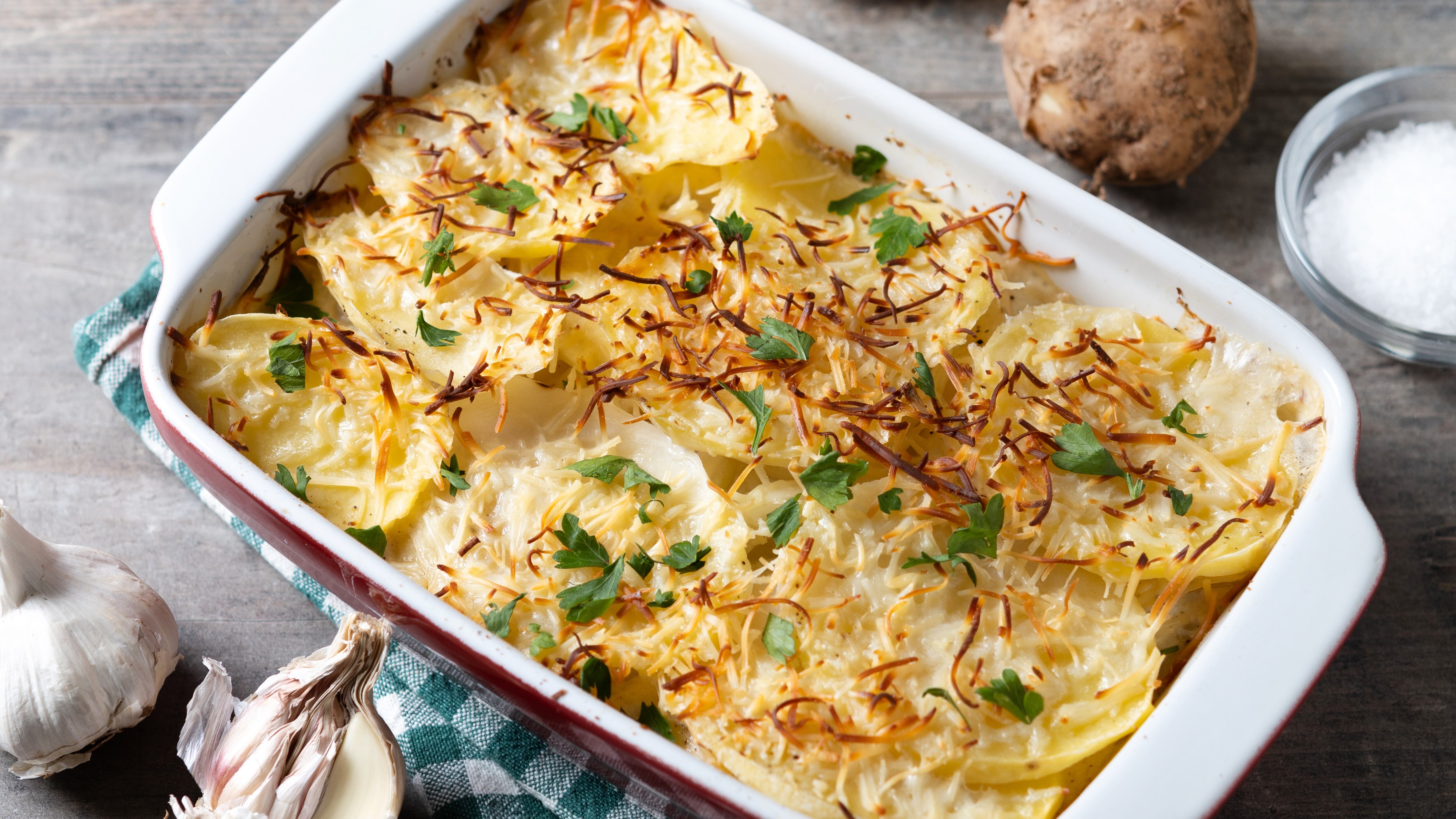 Cómo hacer un gratinado de patatas en 10 minutos (Freepik)
