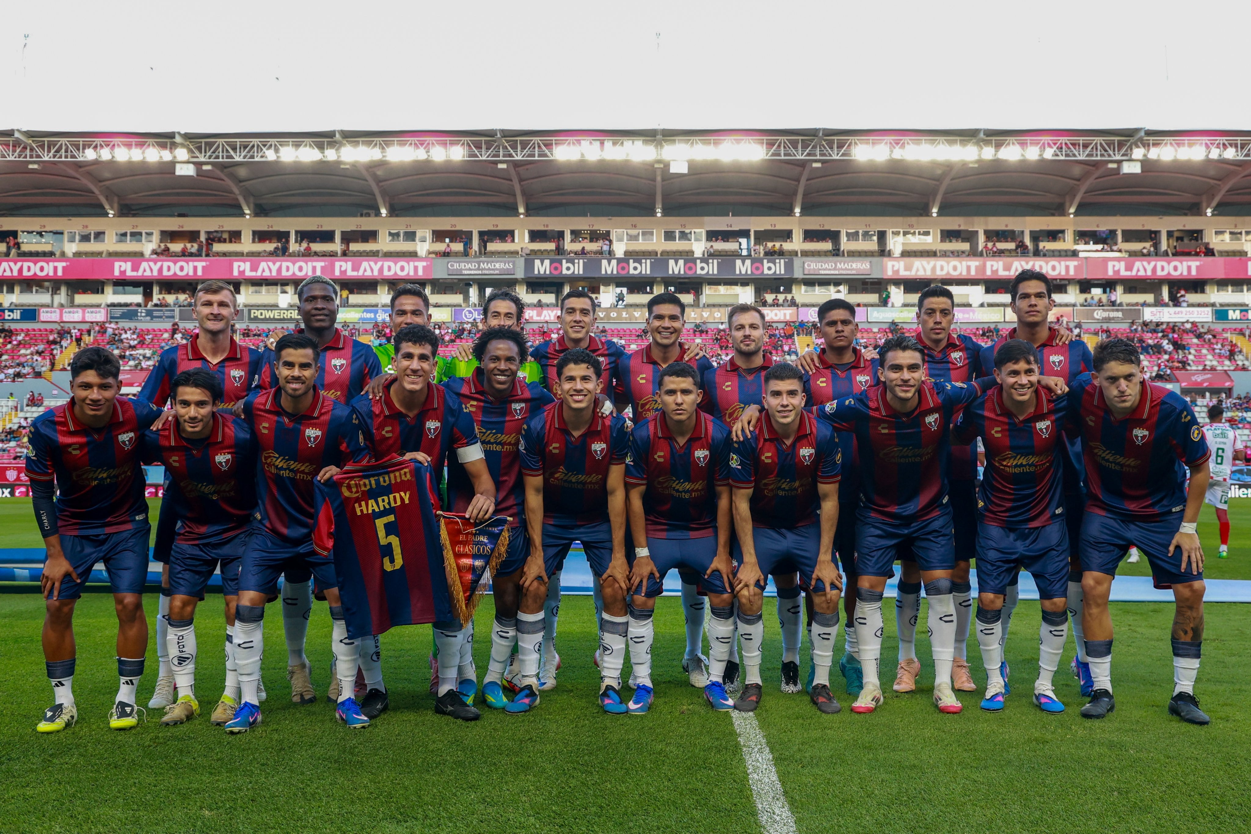 (X / @Atlante)