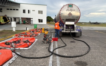 Fuerza Aeroespacial Colombiana envía combustible