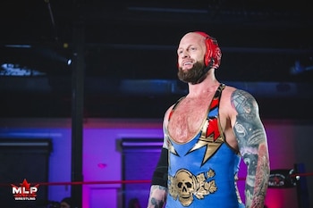 El canadiense aseguró que no quiere debutar con derrota representando a Maple Leaf Pro Wrestling.