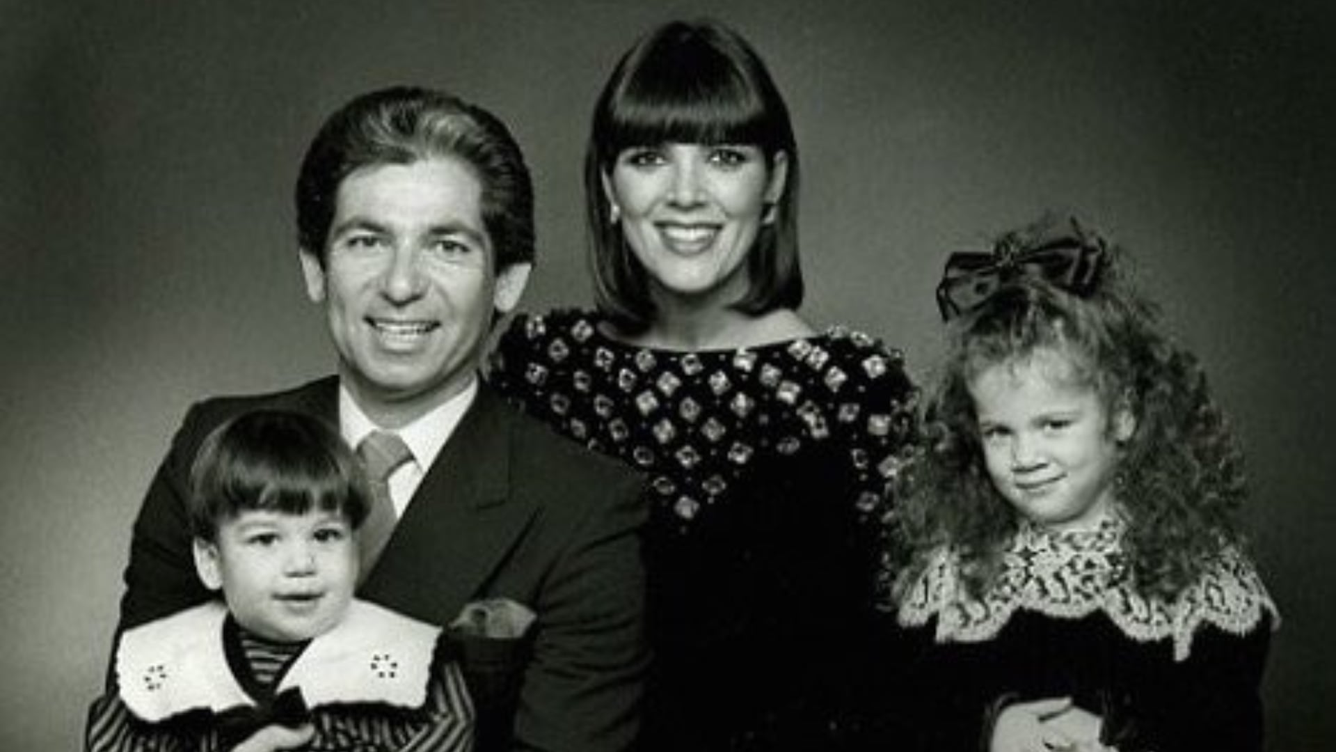 Kim Kardashian y su familia han mantenido presente el legado de Robert a través de iniciativas relacionadas con la salud del esófago.(Créditos: X/Kris Jenner)