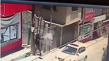 El momento de la terrible emboscada a policías de Tijuana que asistían a atender una falsa emergencia