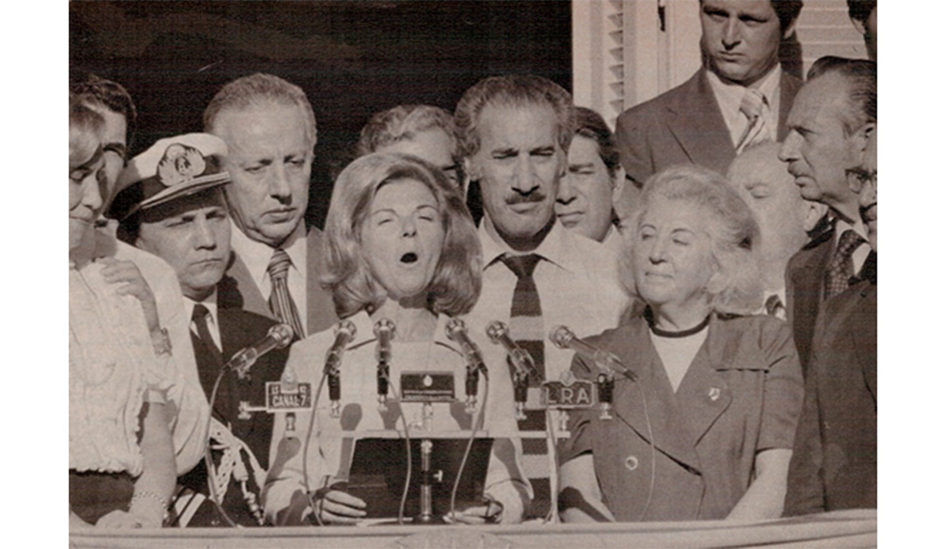 Isabel Perón el 17 de octubre de 1975