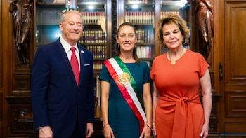 Embajador de EEUU felicita a Claudia Sheinbaum por su cumpleaños y destaca cooperación bilateral