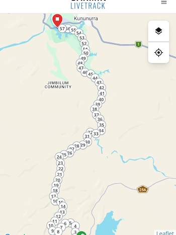 Mapa digital de Garmin Livetrack mostrando una ruta con marcadores numerados del 1 al 57 cerca de Kununurra y Jimbilum Community, con un marcador rojo