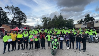 “Motero Educa Motero”: Bogotá certificó a 100 promotores de seguridad vial para frenar la desobediencia de los motociclistas