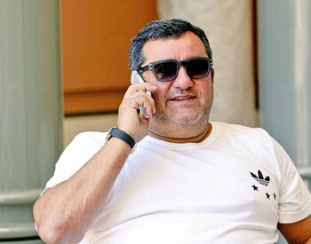 Mino Raiola busca que uno