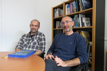 De izda a dcha; Léonard