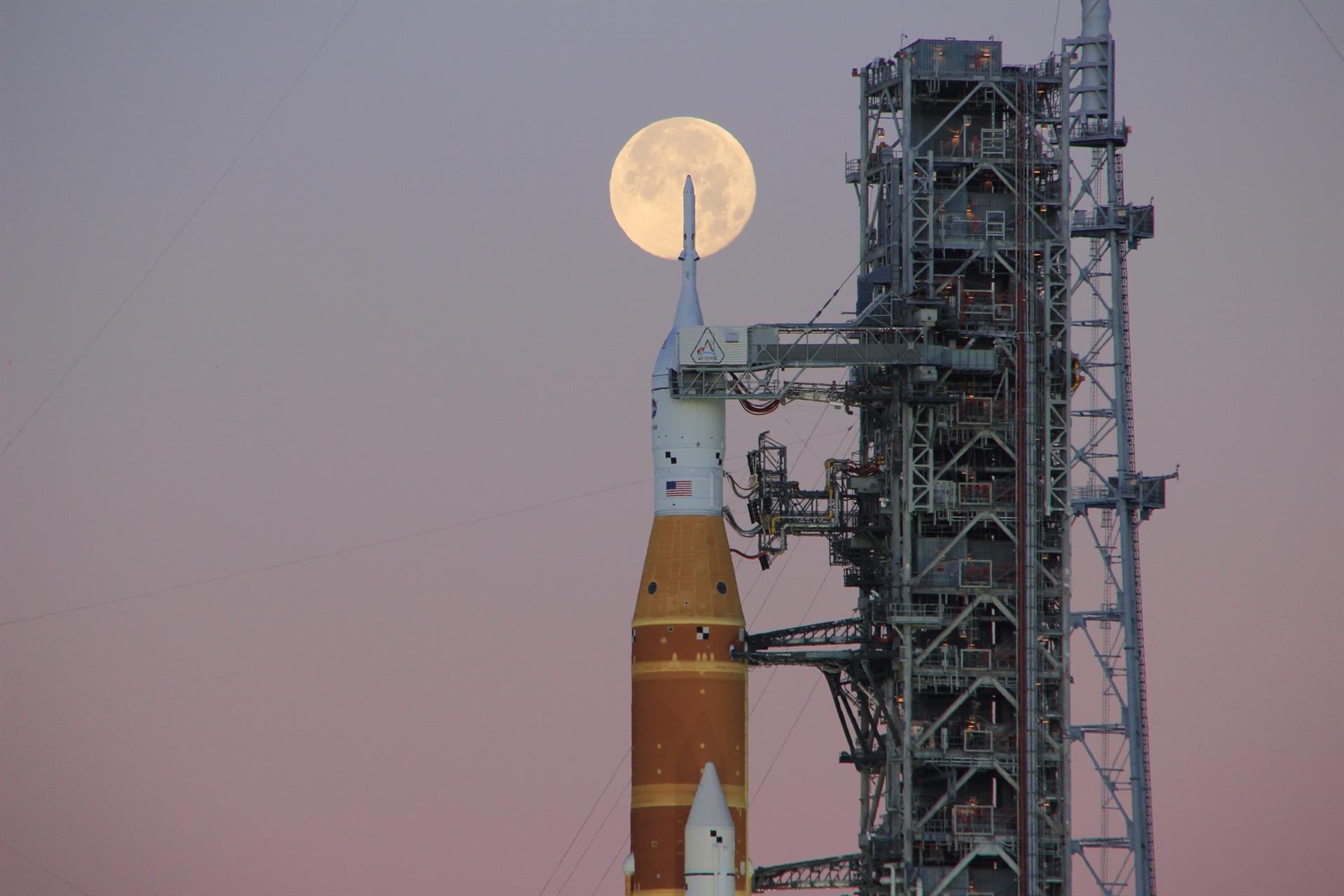 El programa Artemis busca establecer una presencia humana duradera en la Luna y sentar bases tecnológicas para futuras misiones a Marte (NASA)