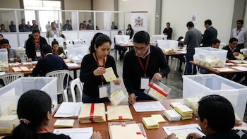 JNE inició los recuentos de votos de la segunda vuelta: Lima es la región con mayor actas observadas
