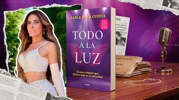 Collage digital con un libro morado "Todo a la luz", un recorte de Karla de la Cuesta, periódicos, micrófono y una cadena sobre una mesa de madera.