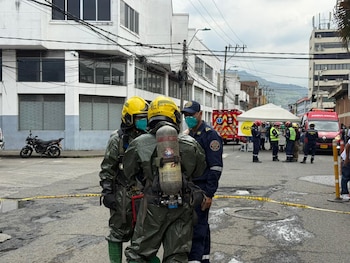 La fuga de químicos en una empresa del norte de la ciudad provocó la evacuación de empleados y empresas vecinas el jueves 21 de mayo - crédito Bomberos Cali