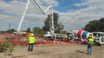 Gobierno federal impulsa reconstrucción de puentes Alameda Oriente tras daños por sismo de 2017.