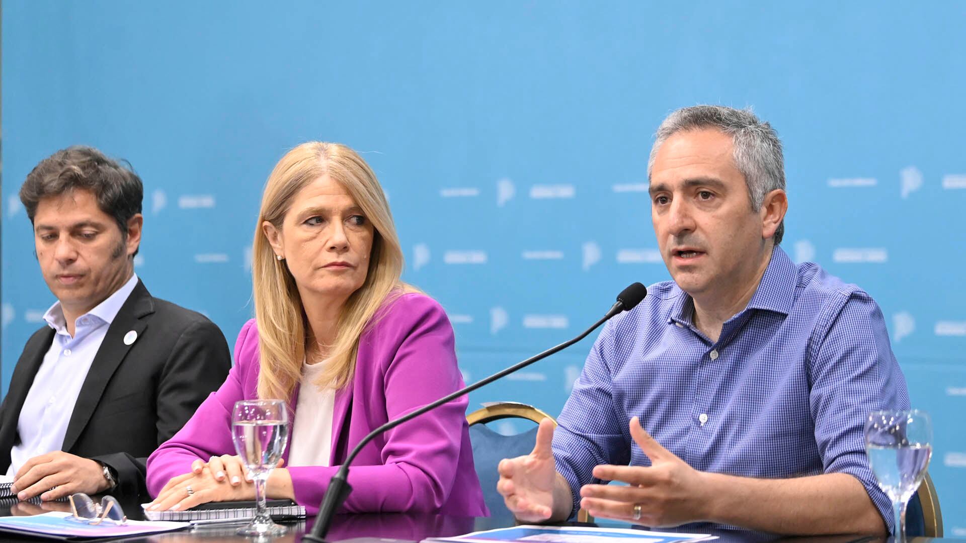 Larroque con Verónica Magario y Axel Kicillof