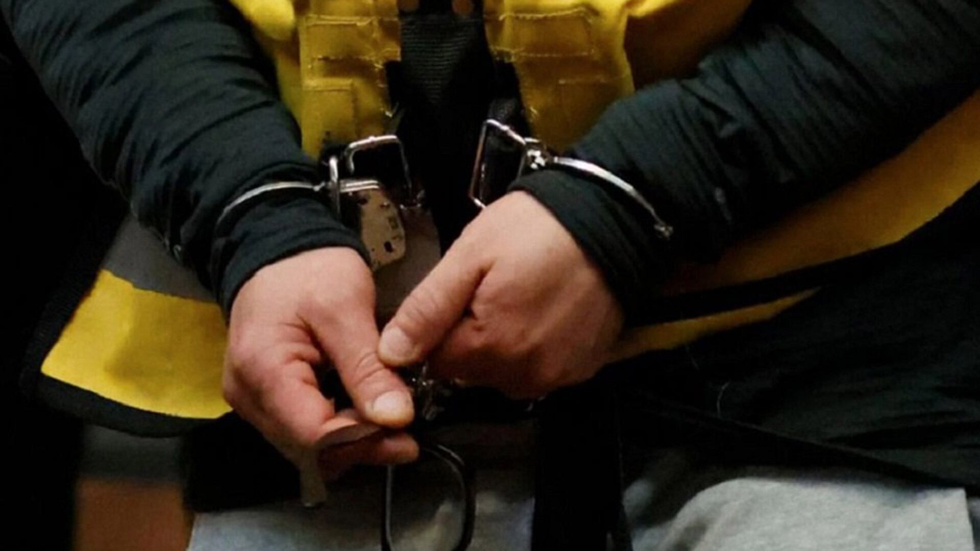 La consolidación de El Mesa como eje de alianzas criminales y su presencia en escenarios políticos plantean interrogantes sobre la gobernabilidad y la capacidad institucional para enfrentar redes de alto impacto