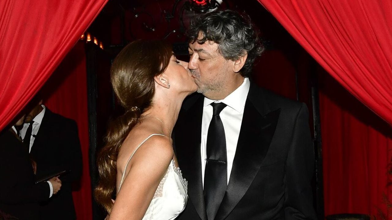 El productor y la psicóloga sellaron su unión con una celebración de estética cuidada y toque glam (Crédito: RSFotos / Jaime Olivos)