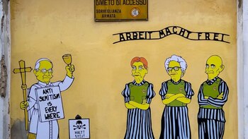 El papa y supervivientes del