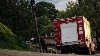 Mueren dos niños de 8 y 9 años en CDMX: uno atropellado por un camión de bomberos y otro tras un derrumbe