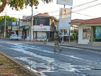 El local fue rociado con un bidón de gasolina durante la madrugada de este miércoles. había sido baleado el lunes. (Crédito: redes sociales)