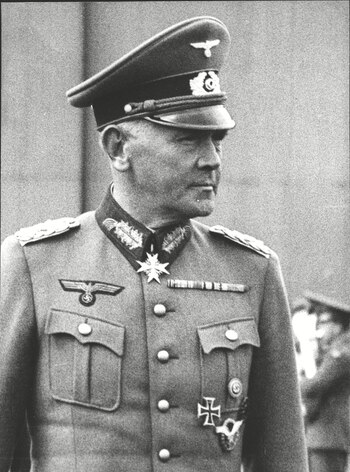 Werner Von Blomberg, ministro de