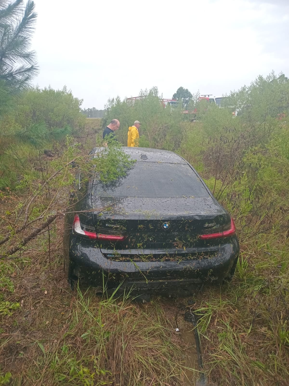 El tránsito en la Autovía Artigas no sufrió interrupciones tras el incidente, aunque se recomendó extrema precaución en días de lluvia