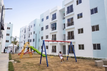 El Gobierno dominicano entregó 112 apartamentos en Boca Chica para ampliar el acceso a la vivienda digna en la República Dominicana. (Foto cortesía Presidencia de la República Dominicana)