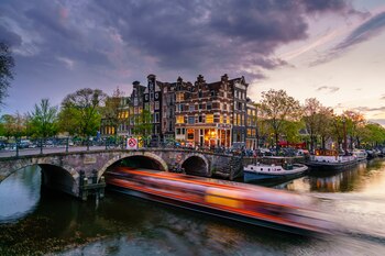 Ámsterdam, Venecia y Santorini entre