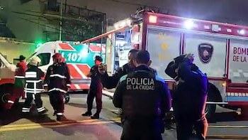 Un colectivo impactó contra un auto en Mataderos y hay cinco heridos