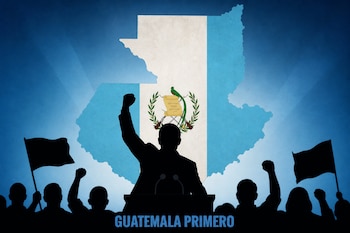 Siluetas de personas con banderas ante un micrófono, frente al mapa de Guatemala con la bandera nacional y el texto Guatemala Primero.
