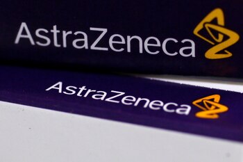 El logo de AstraZeneca se