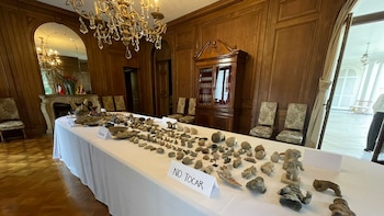 Se realizó la entrega voluntaria de una colección arqueológica por parte de la familia Errázuriz Cox, que reside en Chile: Colombia recuperó 174 piezas precolombinas