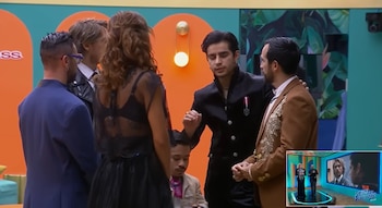 Los participantes despiden a Elaine