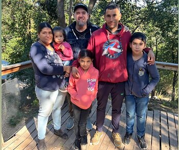 Camila junto a su familia