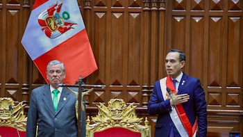 ¿Quién asumiría la Presidencia si