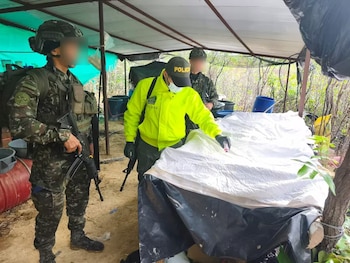 El Ejército Nacional y la Policía identificaron en Durania y San Cayetano nueve estructuras clandestinas usadas por el ELN para el procesamiento de cocaína - crédito Ejército Nacional