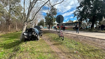 Uno de los heridos era pasajero del auto accidentado (Bomberos Voluntarios Berisso)