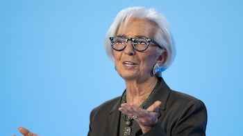 Lagarde (BCE) apuesta por una política monetaria "ágil", mientras la UE se acerca a un "escenario adverso"